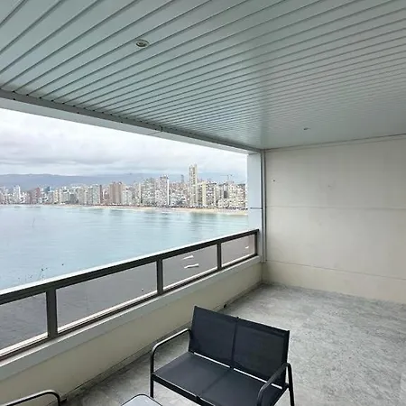דירה Seafront In בנידורם